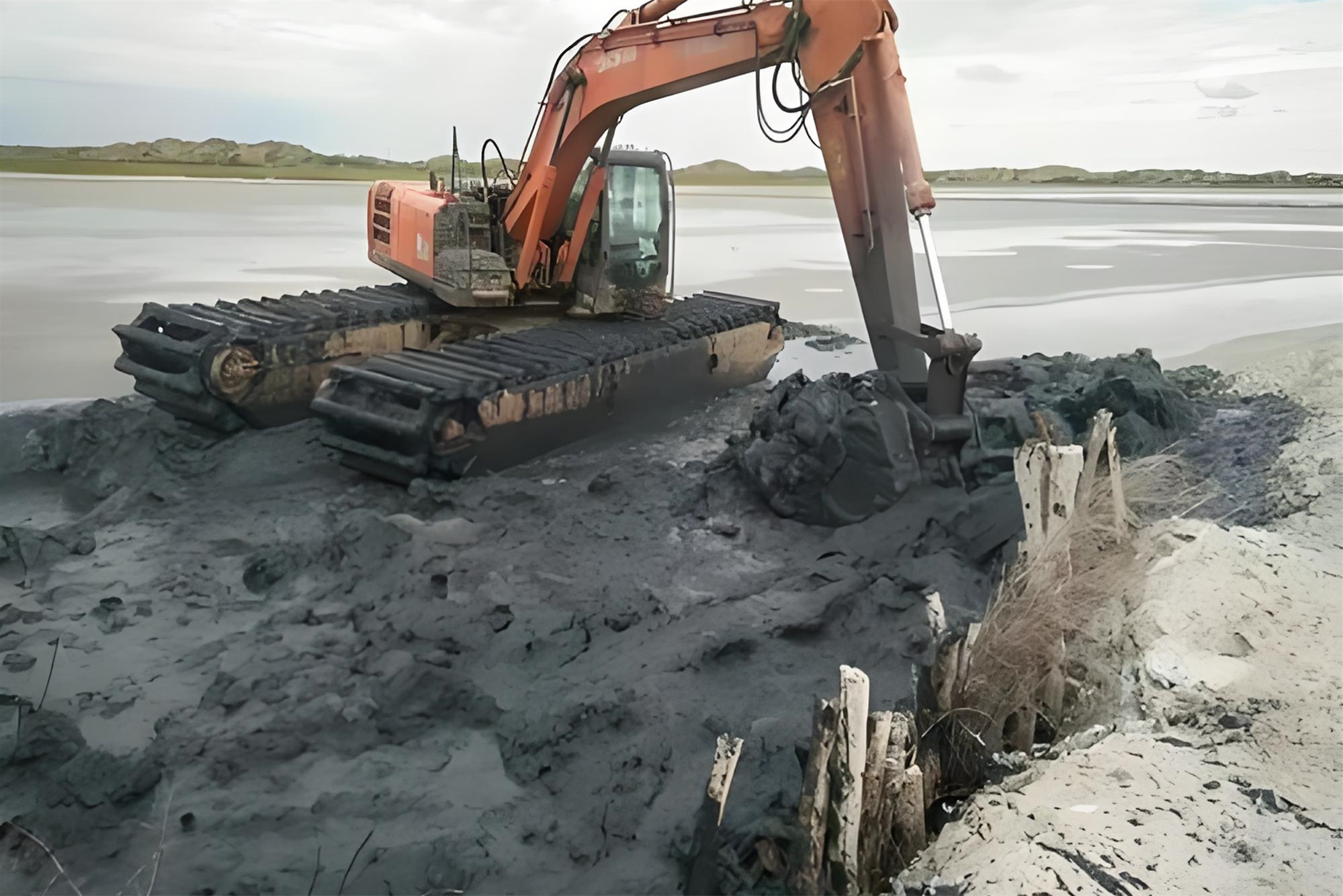 河南鄭州挖機清淤施工隊-沼澤地清淤的施工團隊需要什么資質(zhì)？